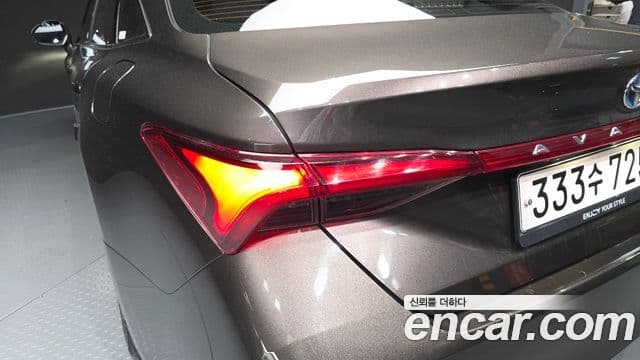 Toyota Avalon 2019 — Photo 15/31