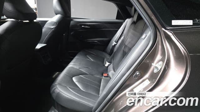 Toyota Avalon 2019 — Photo 23/31
