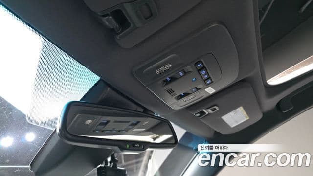 Toyota Avalon 2019 — Photo 28/31