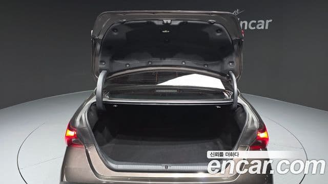 Toyota Avalon 2019 — Photo 6/31