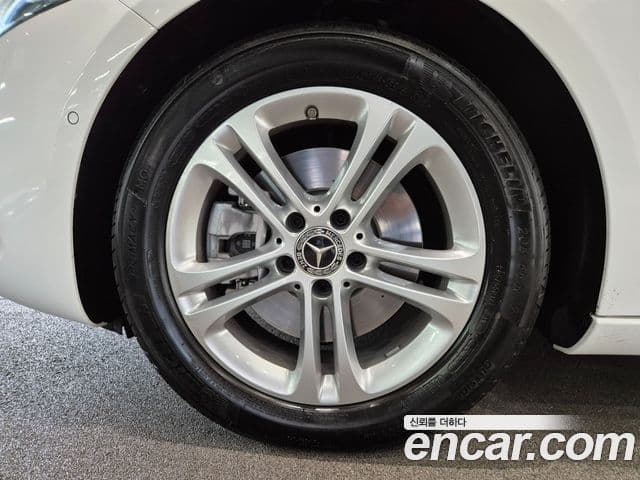 Mercedes-Benz A-Class 2025 — ფოტო 4/20