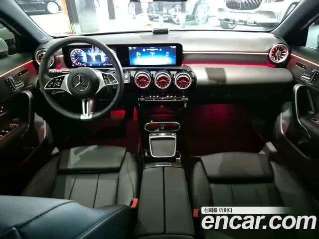 Mercedes-Benz A-Class 2025 — ფოტო 10/20