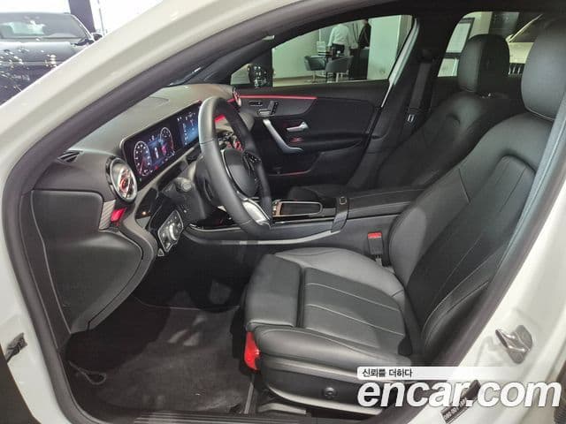 Mercedes-Benz A-Class 2025 — фото 8 из 20