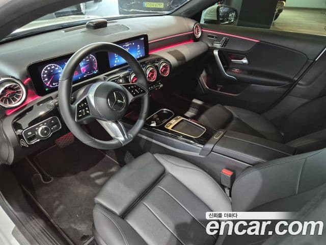 Mercedes-Benz A-Class 2025 — ფოტო 17/20