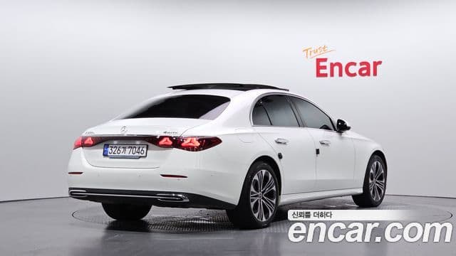 Mercedes-Benz E-Class 2025 — Şəkil 2/20
