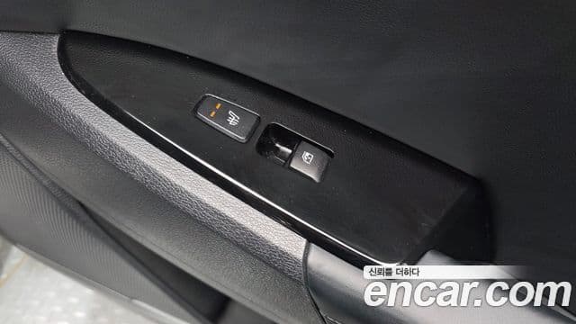 Kia Sportage 2022 — ფოტო 19/20