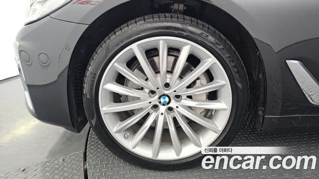 BMW 5 Series 2023 — Şəkil 4/20