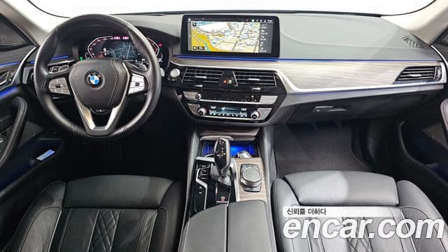 BMW 5 Series 2023 — Şəkil 9/20