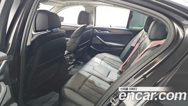 BMW 5 Series 2023 — Şəkil 10/20