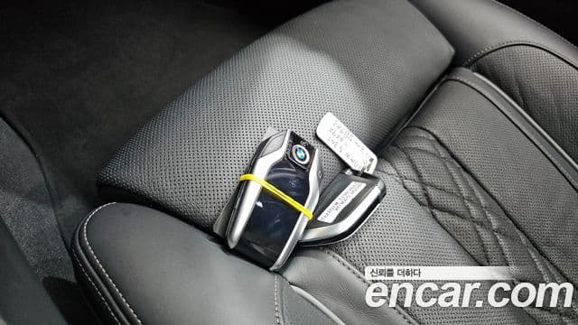 BMW 5 Series 2023 — Şəkil 14/20