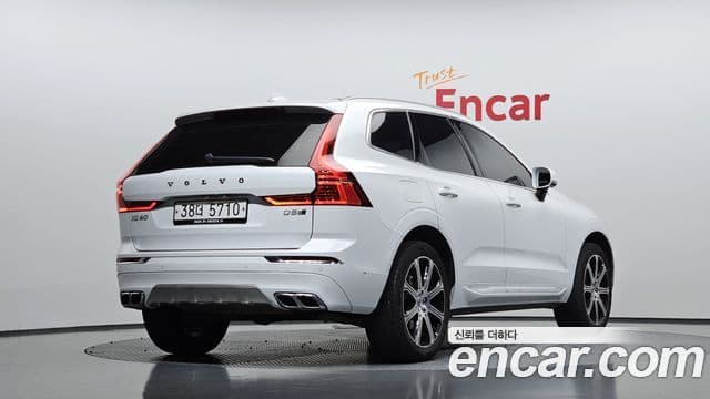 Volvo XC60 2019 — ფოტო 2/20