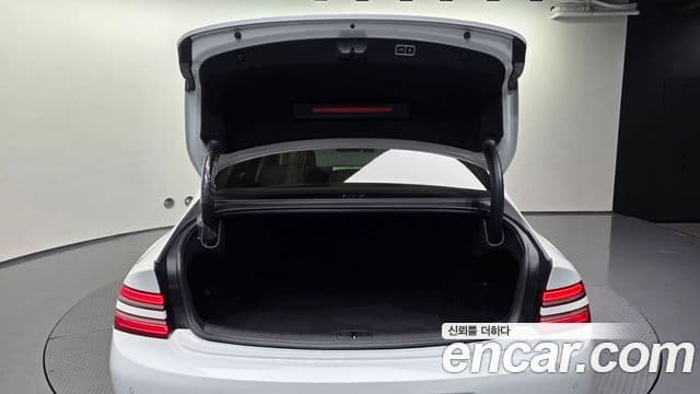 Genesis Electrified G80 2021 — ფოტო 19/20