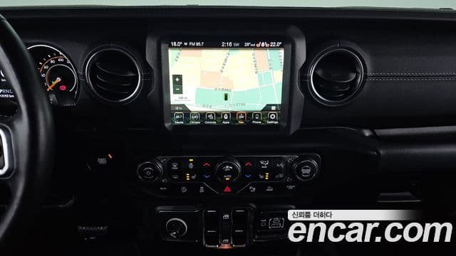 Jeep Wrangler 2021 — Şəkil 14/20