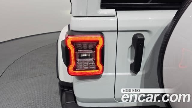 Jeep Wrangler 2021 — Photo 22/31