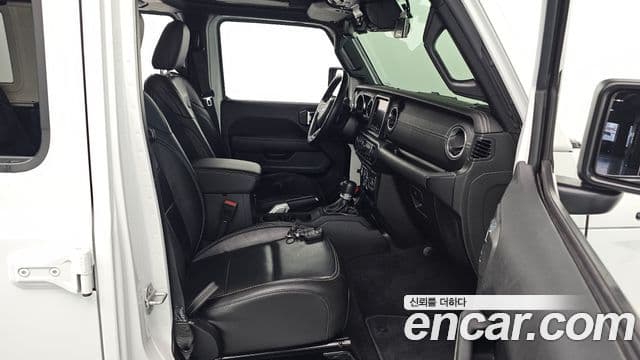 Jeep Wrangler 2021 — Photo 12/31