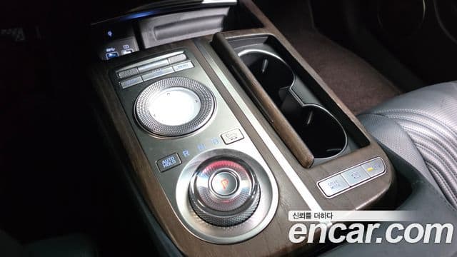 Genesis Electrified G80 2020 — фото 8 из 20