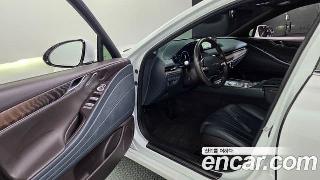 Genesis Electrified G80 2020 — Şəkil 9/20