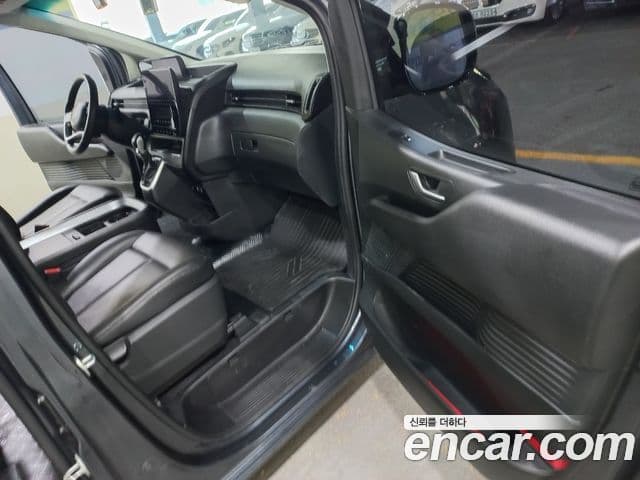 Hyundai Staria 2024 — Şəkil 9/20