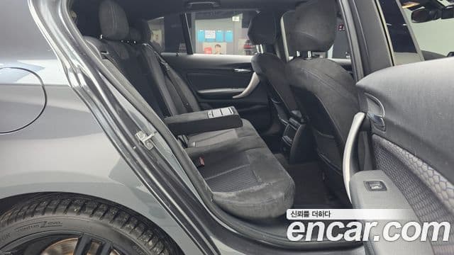 BMW 1 Series 2018 — Şəkil 12/20