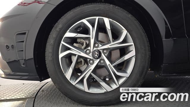 Hyundai Sonata 2022 — ფოტო 4/20