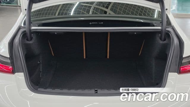 BMW 3 Series 2023 — Фото 19/20