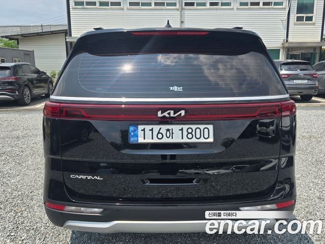 Kia Carnival 2022 — ფოტო 2/13