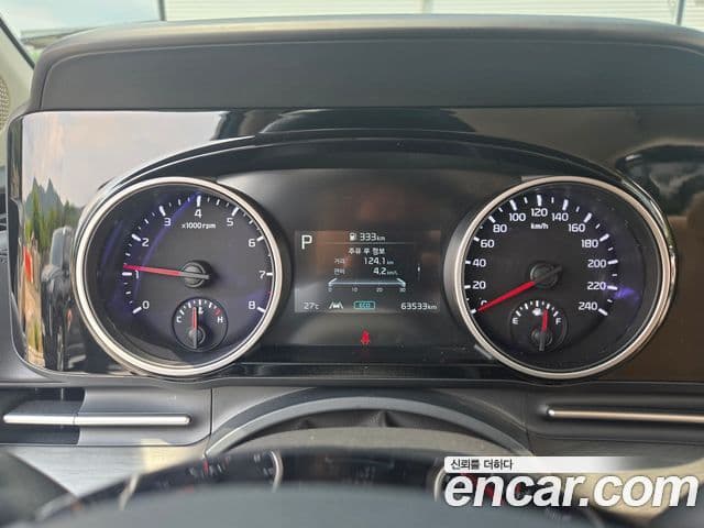 Kia Carnival 2022 — ფოტო 6/13