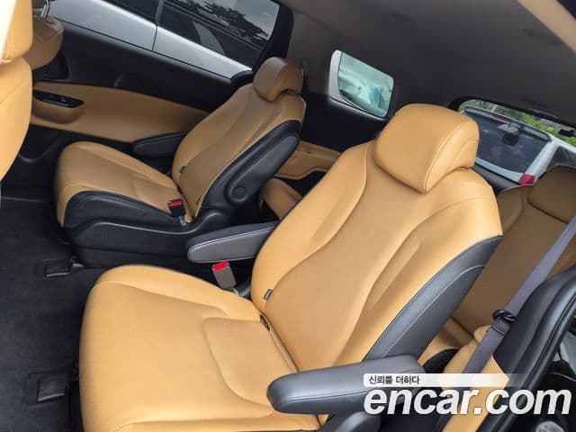 Kia Carnival 2022 — ფოტო 10/13