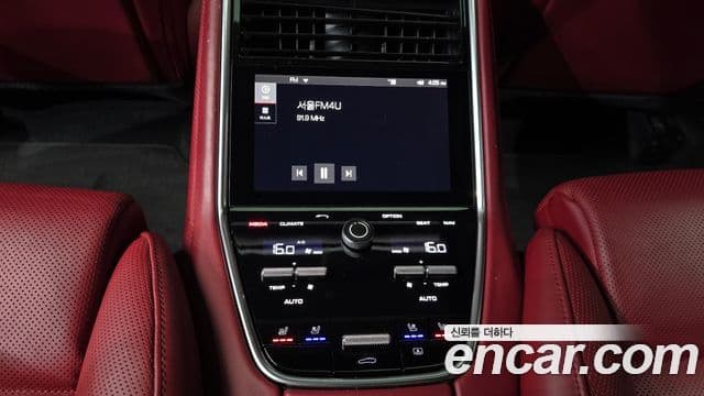 Porsche Panamera 2018 — ფოტო 18/20