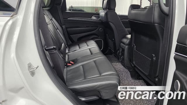 Jeep Grand Cherokee 2020 — Şəkil 11/20
