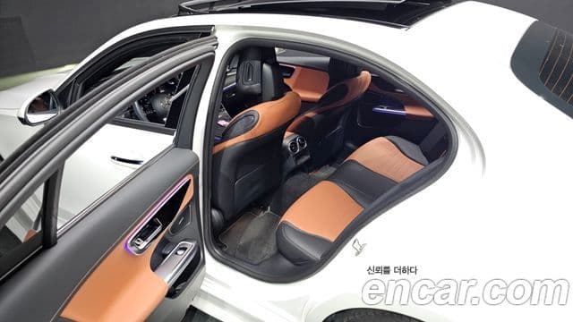 Mercedes-Benz C-Class 2022 — ფოტო 18/20