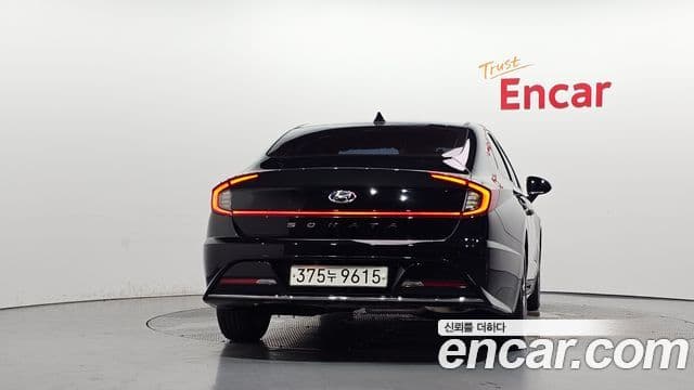 Hyundai Sonata Hybrid 2023 — Photo 16/20