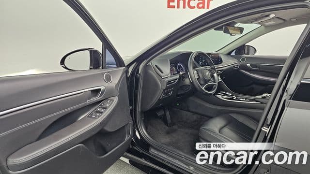 Hyundai Sonata Hybrid 2023 — Photo 12/20