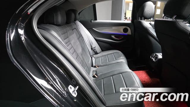 Mercedes-Benz E-Class 2019 — Şəkil 12/20