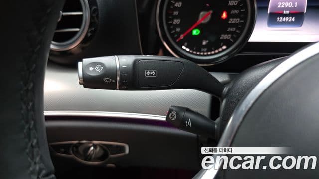 Mercedes-Benz E-Class 2019 — Şəkil 18/20