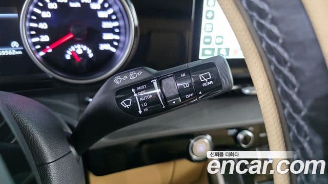Kia Carnival 2021 — Şəkil 17/20