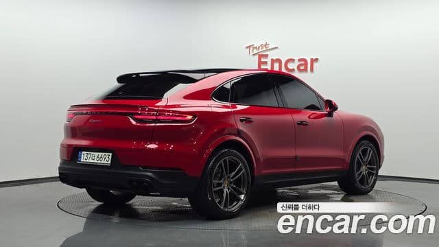 Porsche Cayenne 2021 — ფოტო 2/20