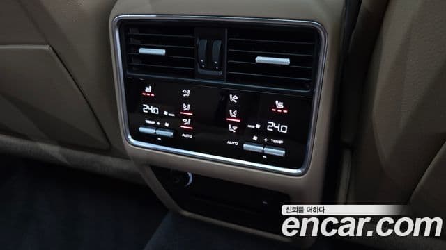 Porsche Cayenne 2021 — ფოტო 19/20