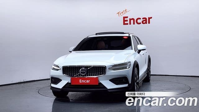 Volvo V60 Cross Country 2024 — ფოტო 3/20