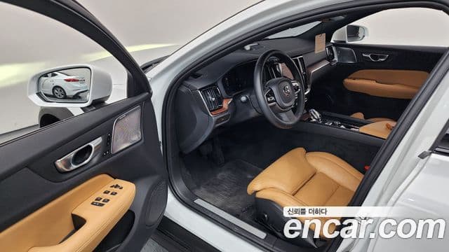 Volvo V60 Cross Country 2024 — ფოტო 10/20