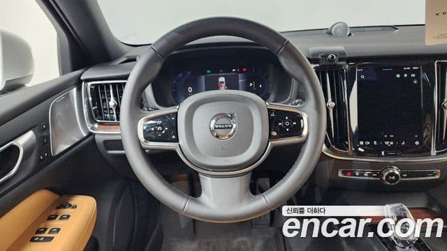 Volvo V60 Cross Country 2024 — ფოტო 13/20