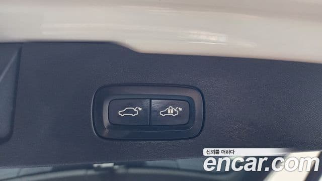 Volvo V60 Cross Country 2024 — ფოტო 19/20