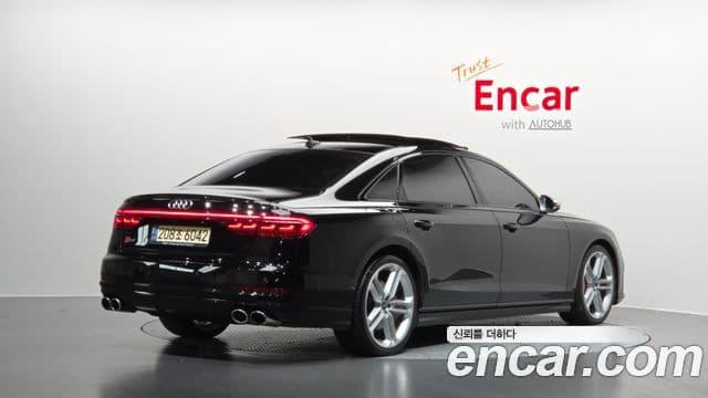 Audi S8 2021 — ფოტო 6/20