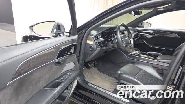 Audi S8 2021 — ფოტო 7/20
