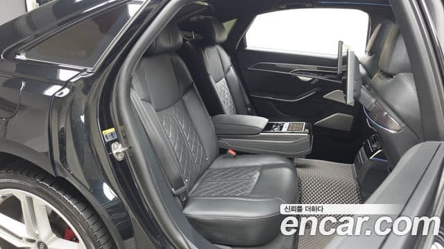 Audi S8 2021 — ფოტო 19/20