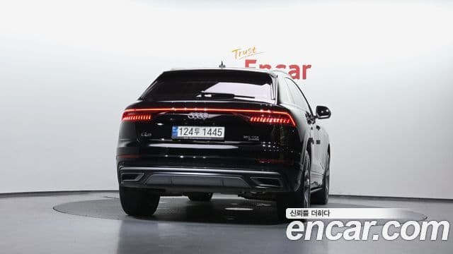 Audi Q7 2022 — ფოტო 4/20