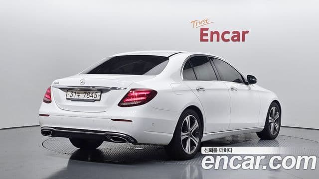 Mercedes-Benz E-Class 2018 — Фото 2/20
