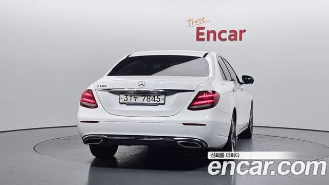 Mercedes-Benz E-Class 2018 — Фото 4/20