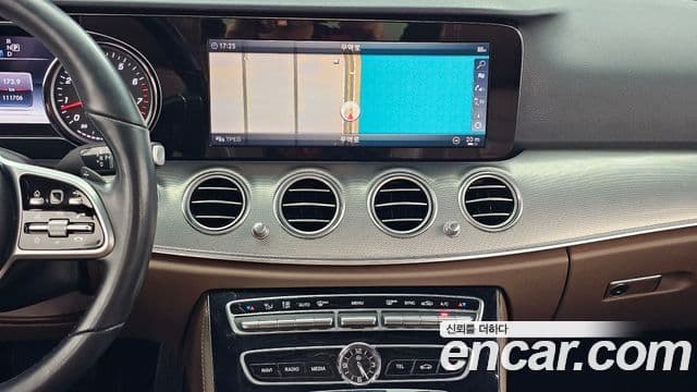 Mercedes-Benz E-Class 2018 — Фото 14/20
