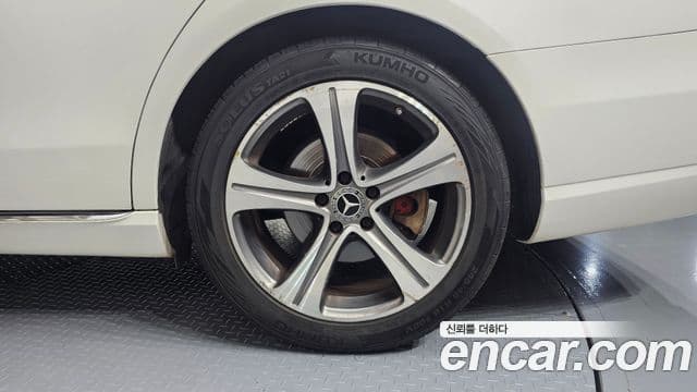Mercedes-Benz E-Class 2018 — Şəkil 5/33